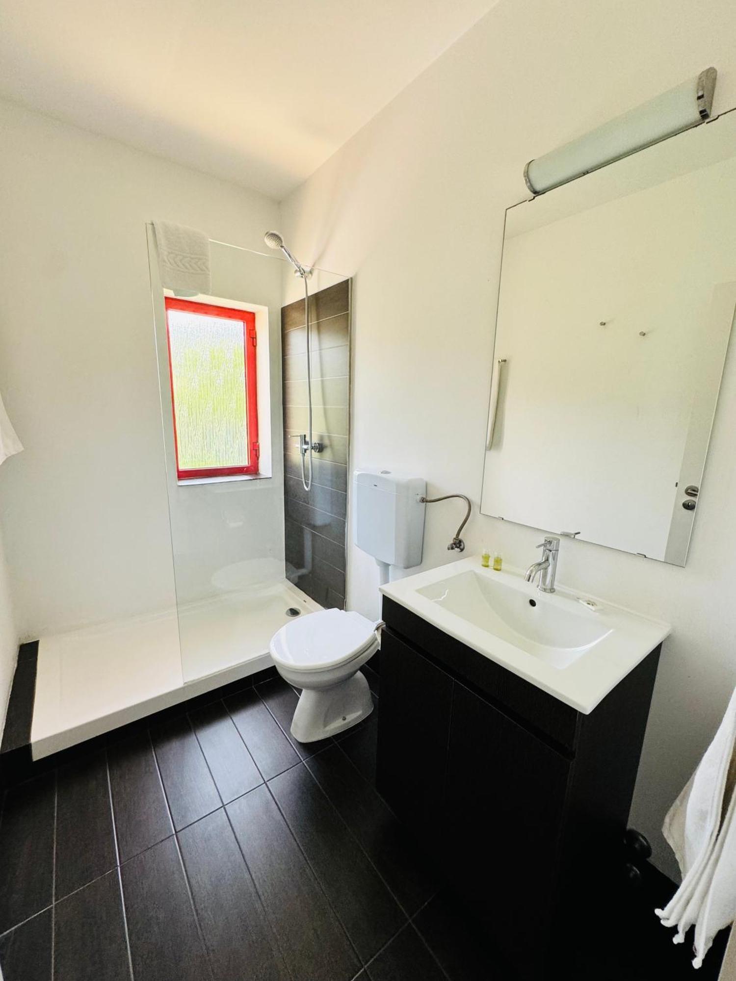 Nature & Beach Guest Rooms, Aldeamento Turistico Do Camarido Cristelo  Стая снимка