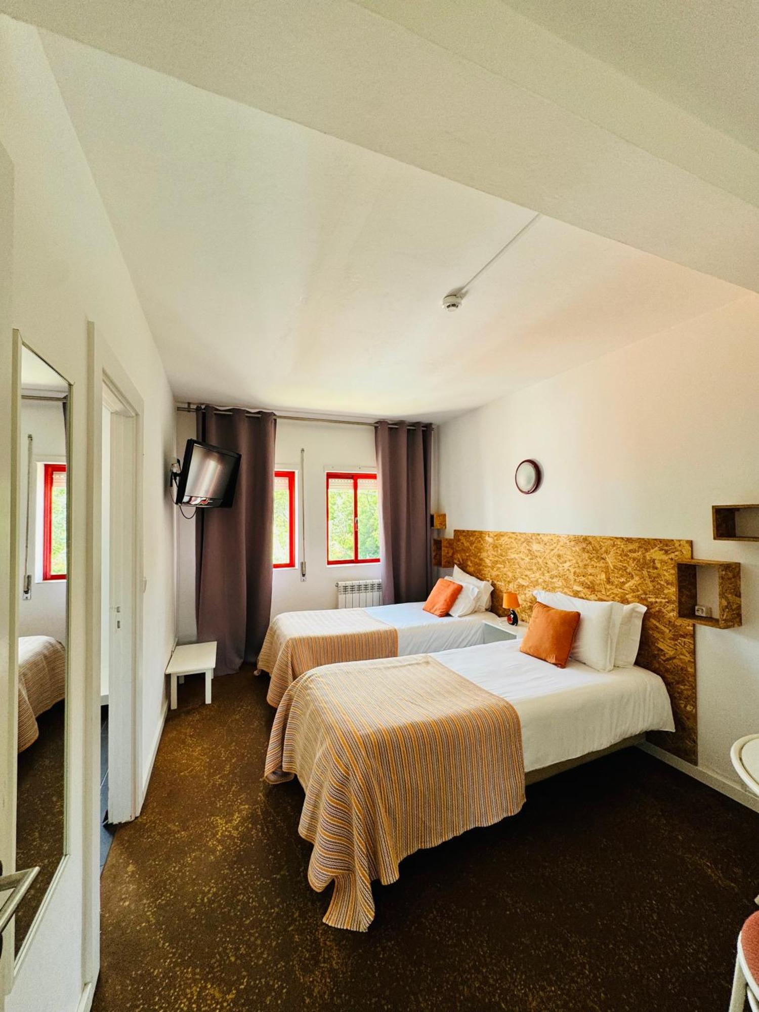 Nature & Beach Guest Rooms, Aldeamento Turistico Do Camarido Cristelo  Стая снимка